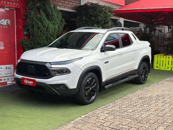 FIAT TORO 2.0 16V TURBO DIESEL ULTRA 4WD AT9 FIAT TORO 2.0 16V TURBO DIESEL ULTRA 4WD AT9